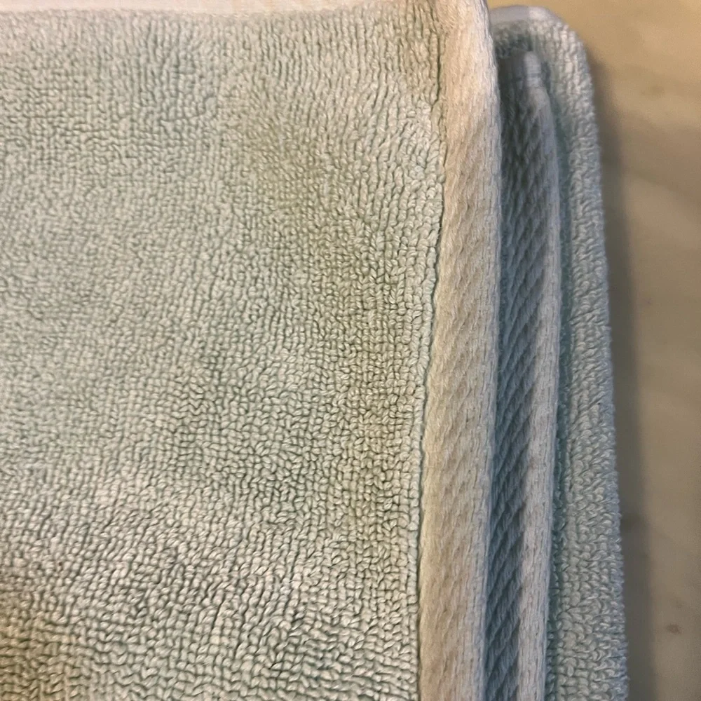 Vintage Fieldcrest Bath rug/ Firm Price